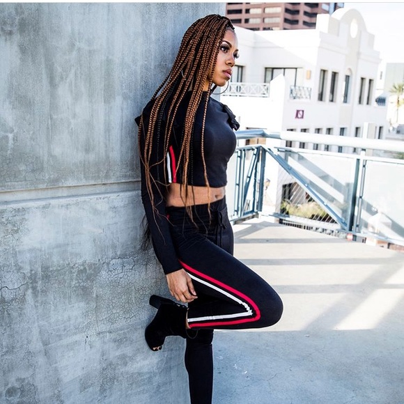 Set - Picture 2 of 2